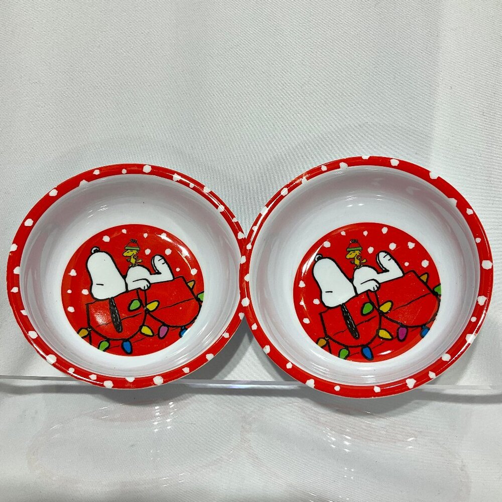 Vintage Pair of Snoopy Christmas Cereal Bowls Woodstock Snow Melamine Peanuts